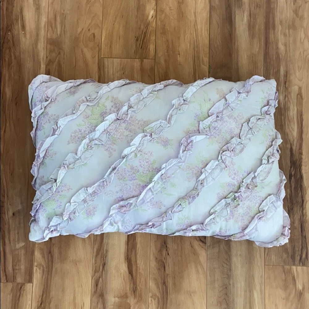 Set of two rectangular lavender accent pillows - Picture 4 of 8